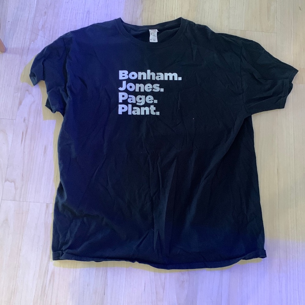 Black t-shirt XL